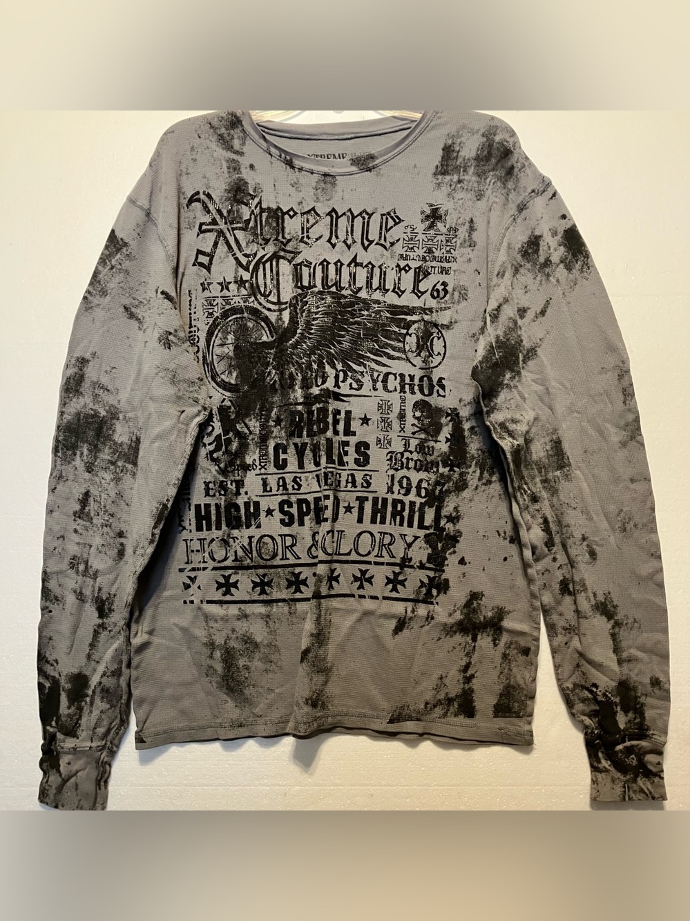 Xtreme Couture 2XL Men’s Gray Long-Sleeve Graphic Tee with Black Distressed Prin